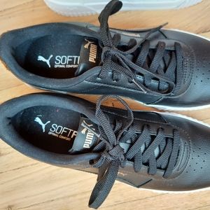 PUMA Women's Carina sneaker size 11